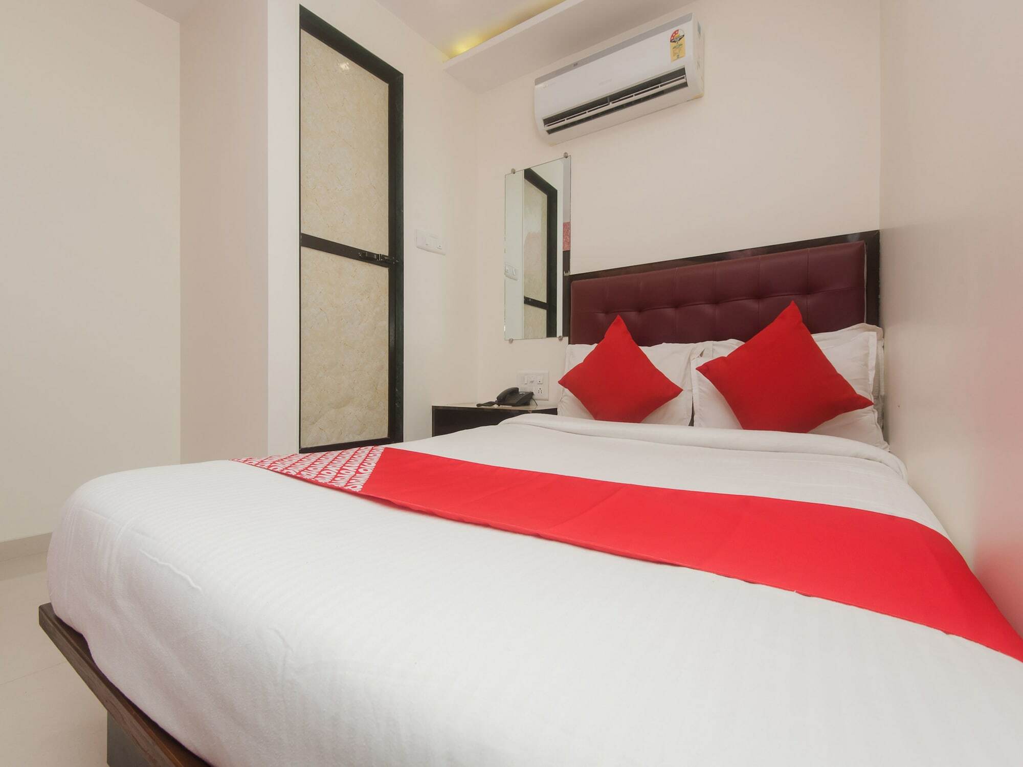 Hotel Mantra Residency Bombaim Exterior foto