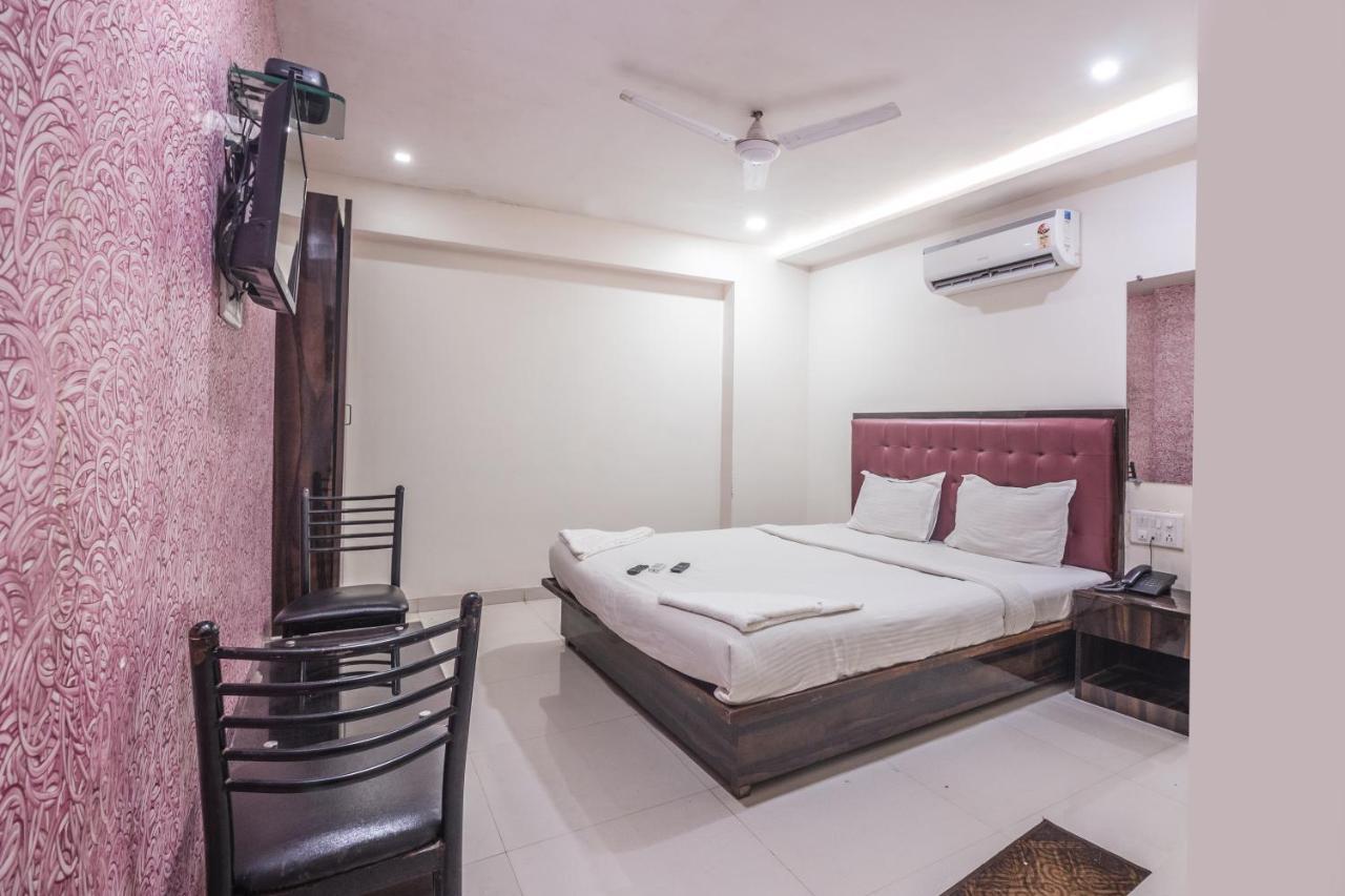 Hotel Mantra Residency Bombaim Exterior foto